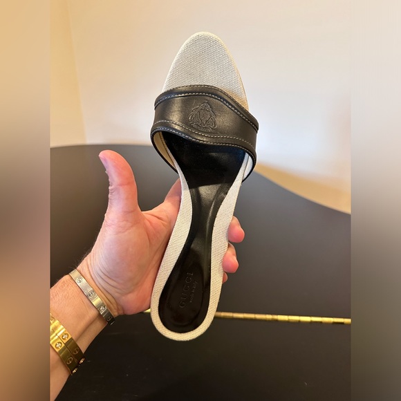 Authentic Vintage Rare Luxury Minimalist Hysteria Crest Gucci Sandals - Picture 14 of 17